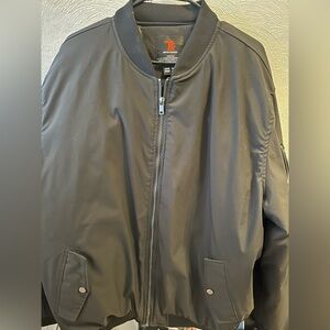 Black Bomber Jacket
Men’s 
XXL